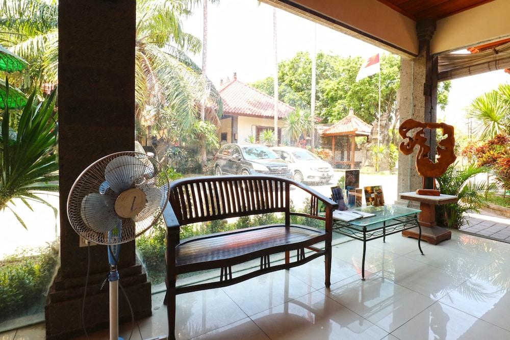 Puri Yuma Hotel Denpasar  Exterior photo