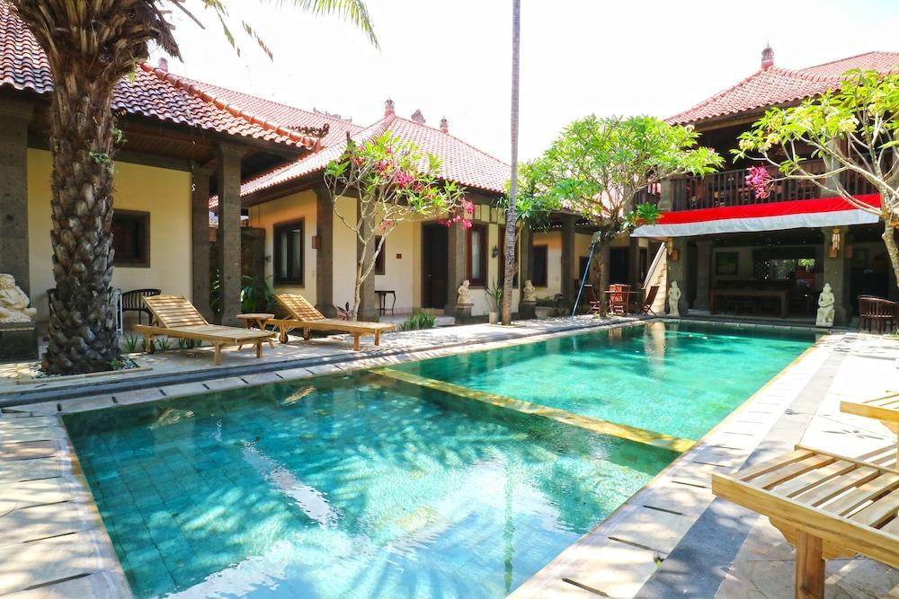 Puri Yuma Hotel Denpasar  Exterior photo