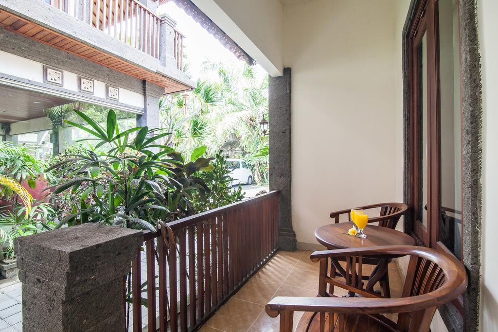 Puri Yuma Hotel Denpasar  Exterior photo