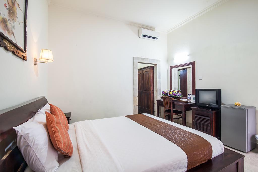 Puri Yuma Hotel Denpasar  Exterior photo