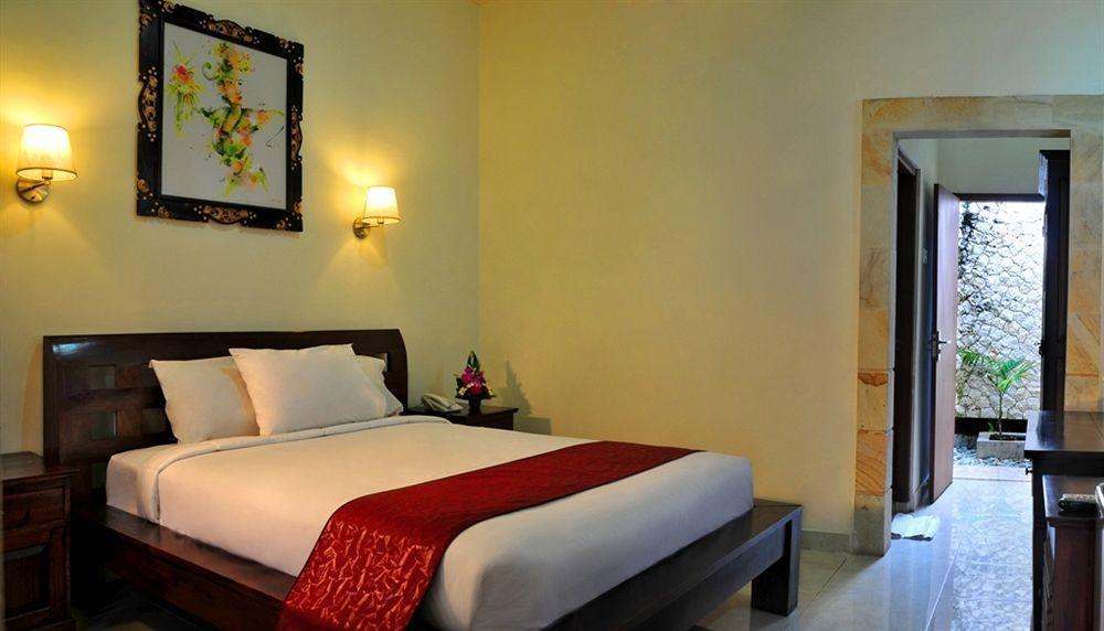 Puri Yuma Hotel Denpasar  Exterior photo