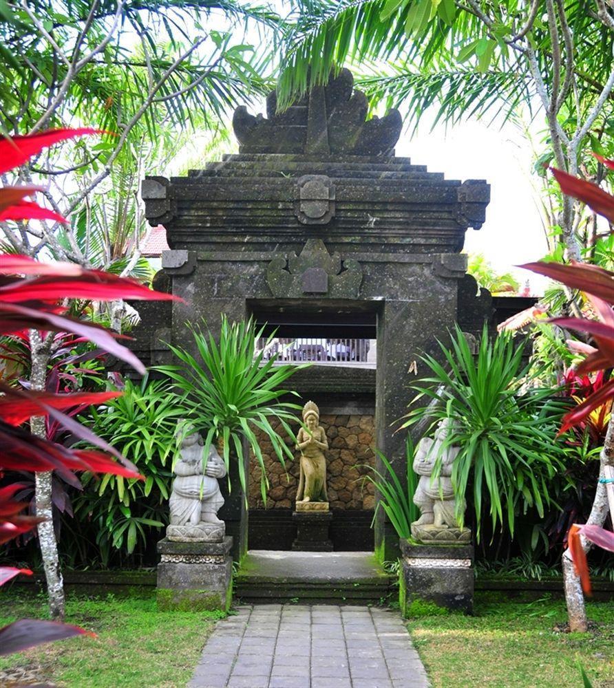 Puri Yuma Hotel Denpasar  Exterior photo
