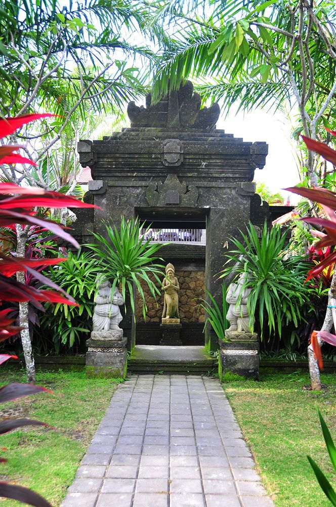 Puri Yuma Hotel Denpasar  Exterior photo
