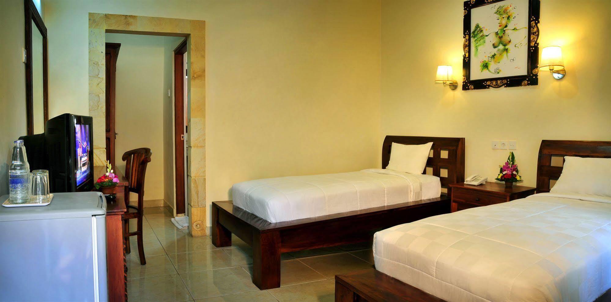 Puri Yuma Hotel Denpasar  Exterior photo
