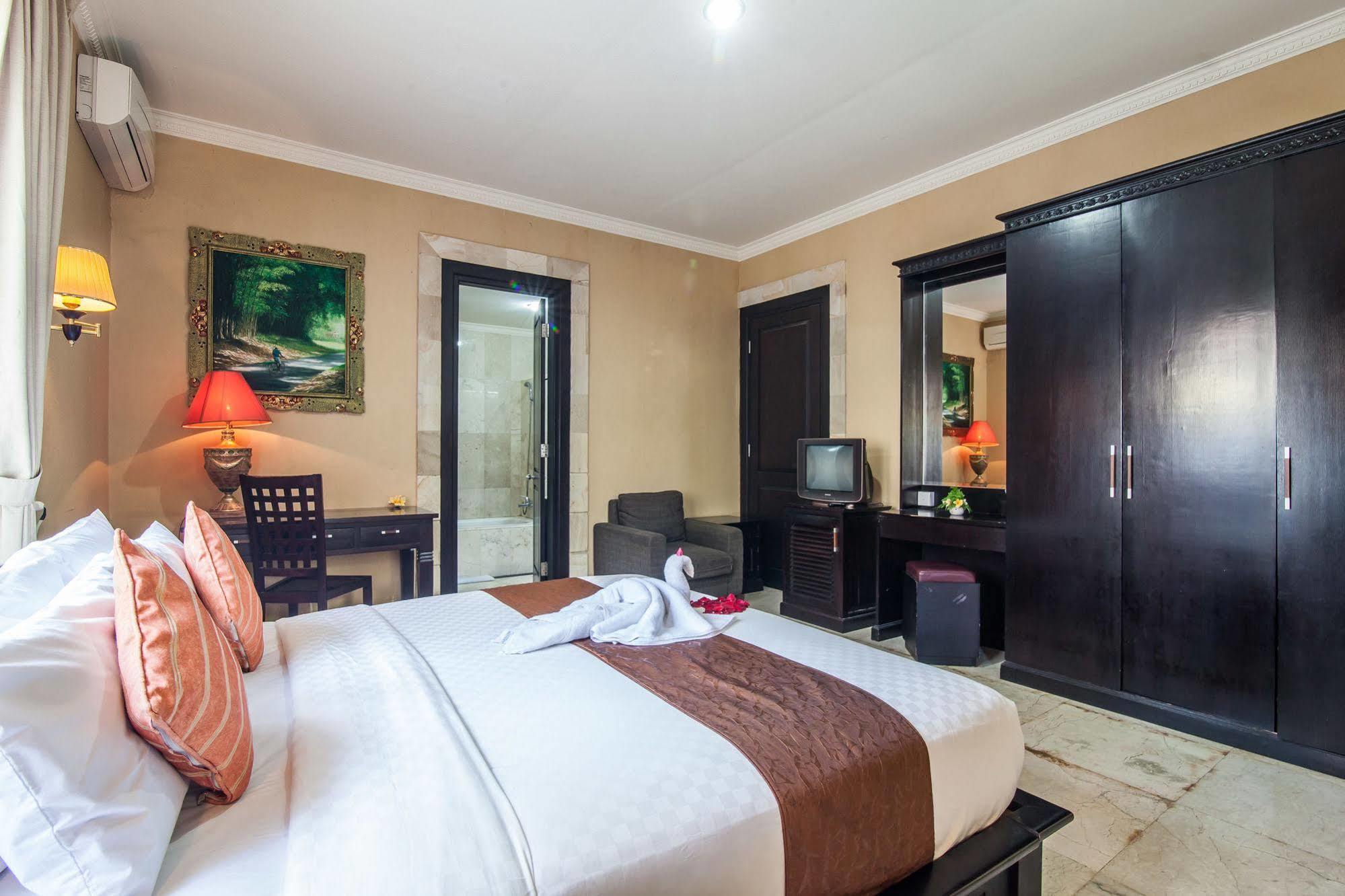 Puri Yuma Hotel Denpasar  Exterior photo