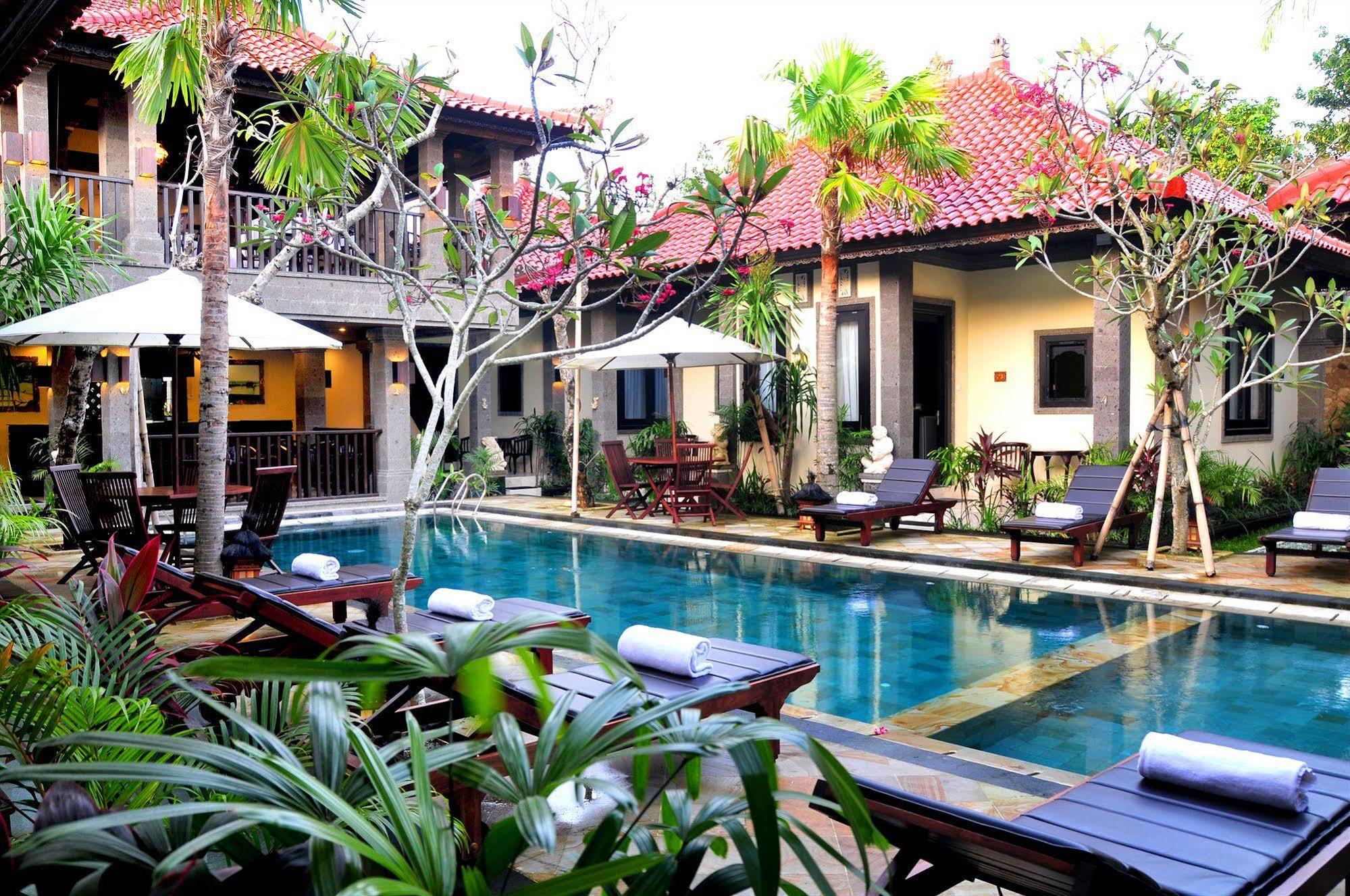 Puri Yuma Hotel Denpasar  Exterior photo