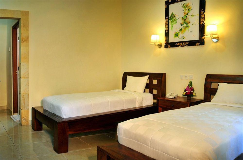 Puri Yuma Hotel Denpasar  Exterior photo